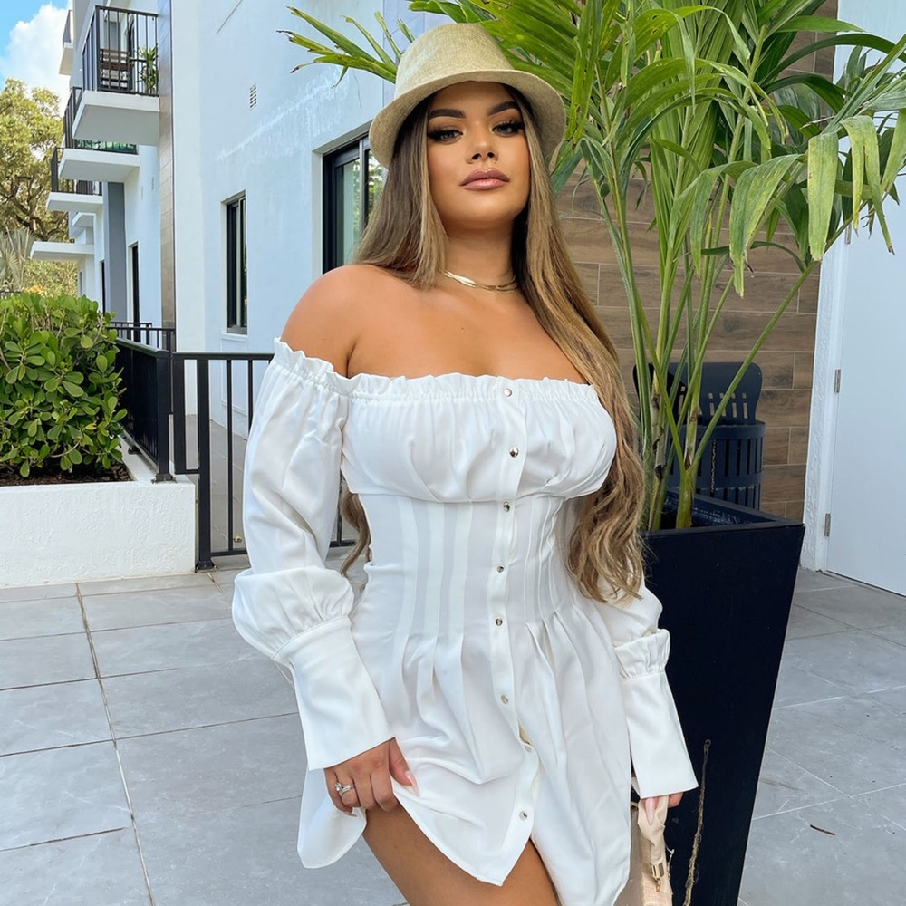 Gaze at me off the shoulder dress white 🕊